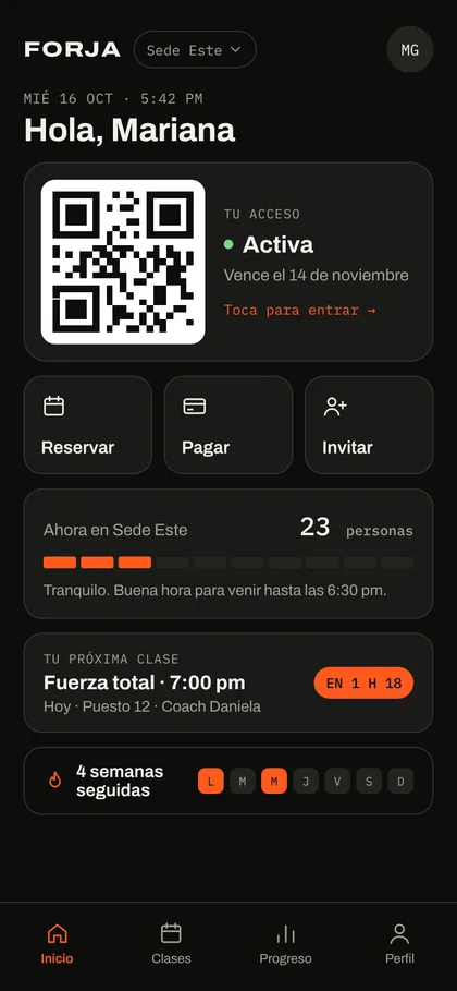 App del socio: inicio con el código de acceso y el estado de la membresía.